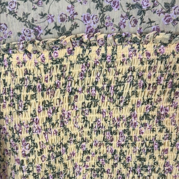 Torrid Yellow Ruffle Chiffon Floral Smocked Blouse. Size 3 - Picture 6 of 13